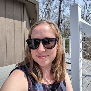 Meet your Posher, Stephanie